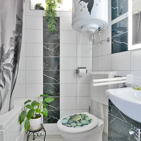 Artemia Apartment *