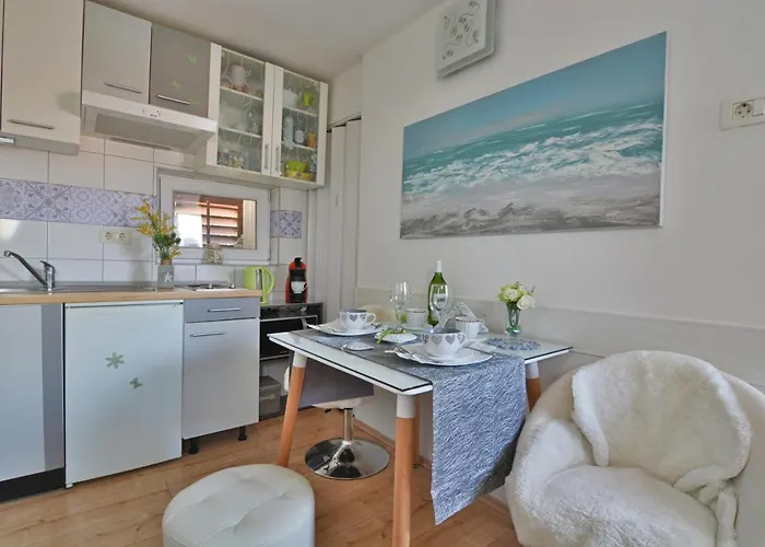 Apartment Artemia *